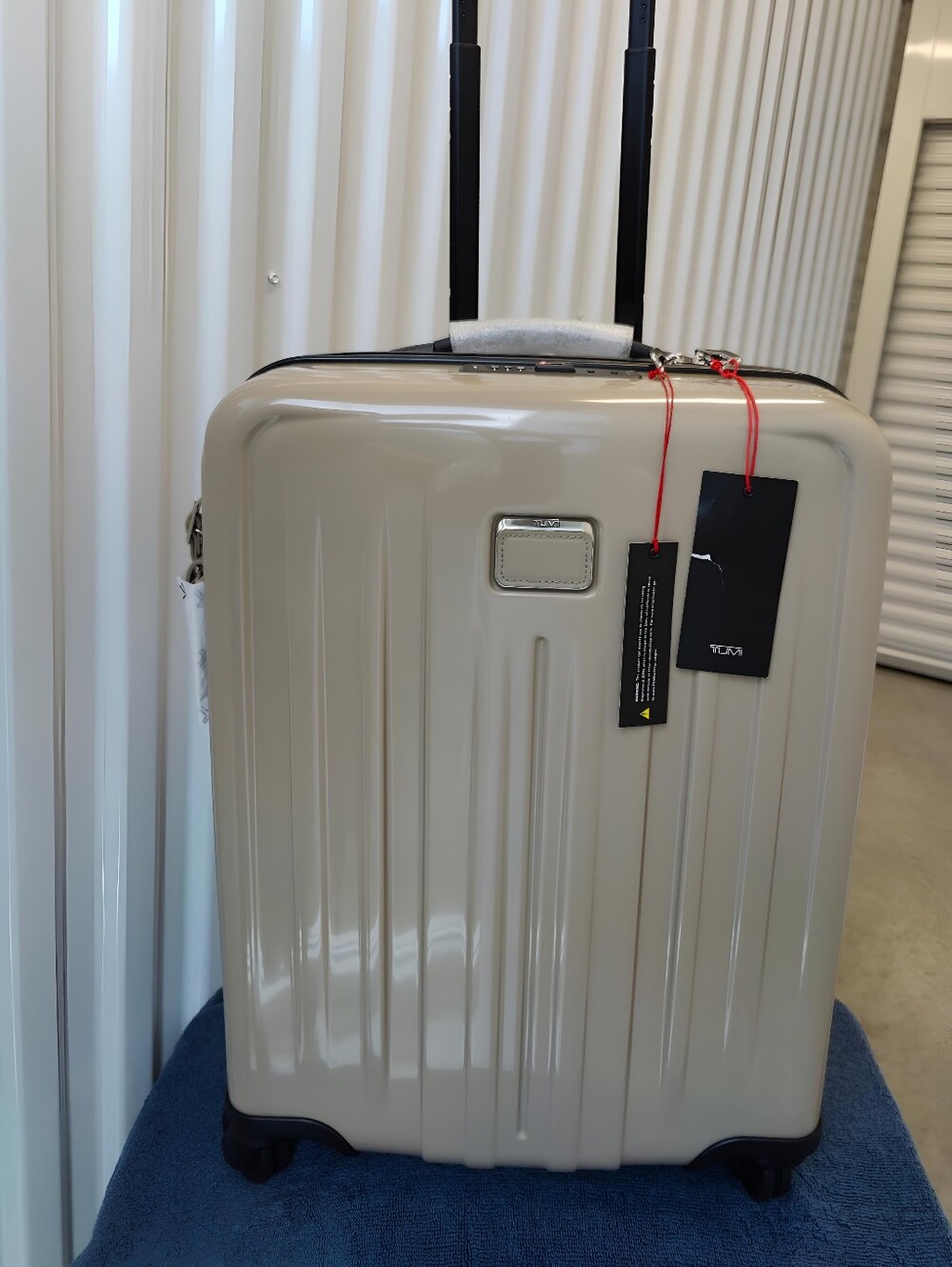 ✨NWT Tumi V4 Continental Expandable 4 Wheeled Spinner Carry-On (Sand) 22"
